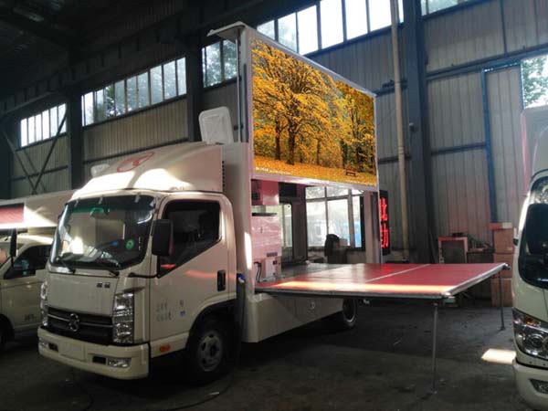 【國(guó)五】凱馬LED宣傳車(chē)(6.8平方)
